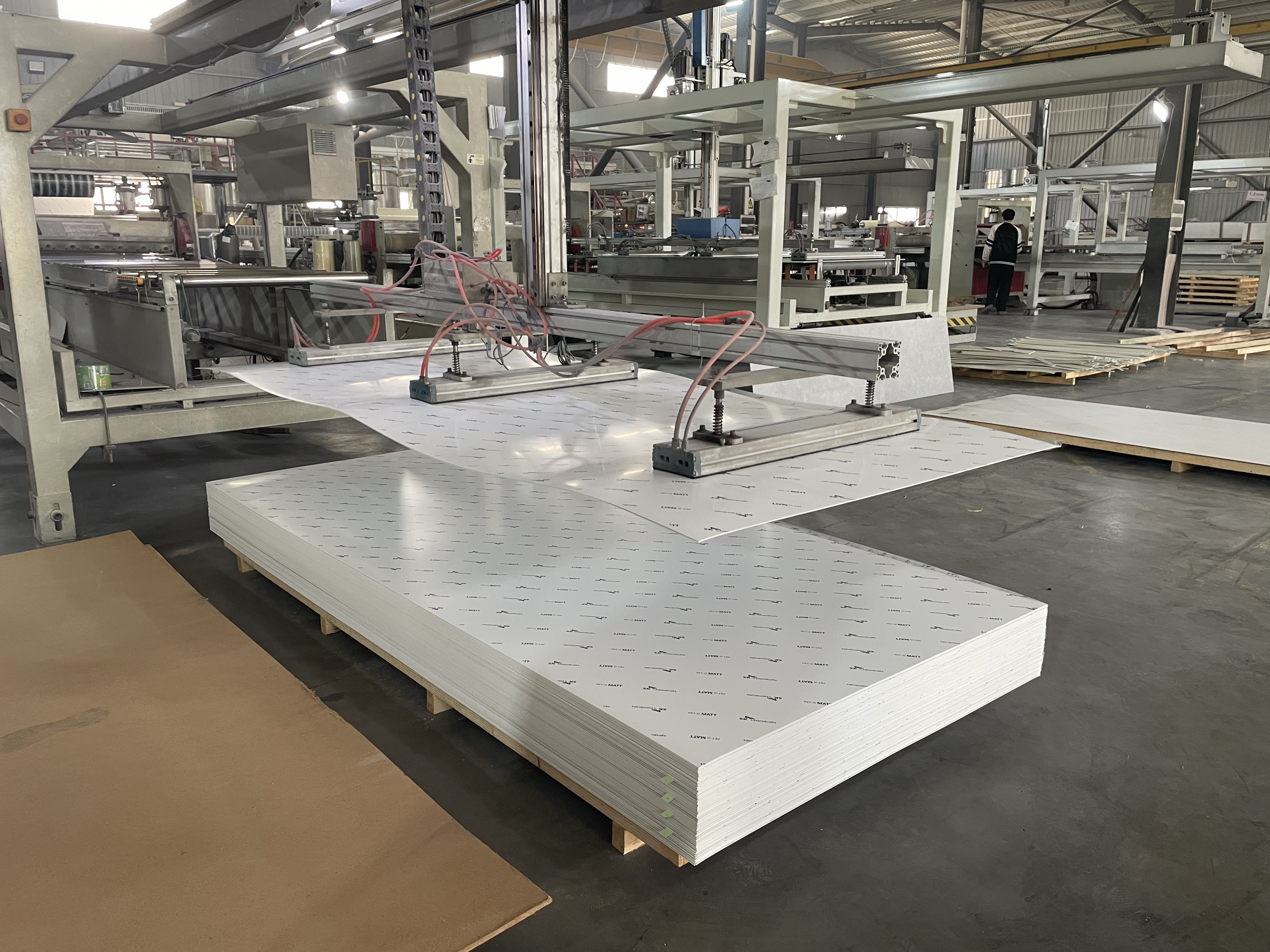 Inside Our Innovation: A Look at the Binmao UV SPC Manufacturing Process